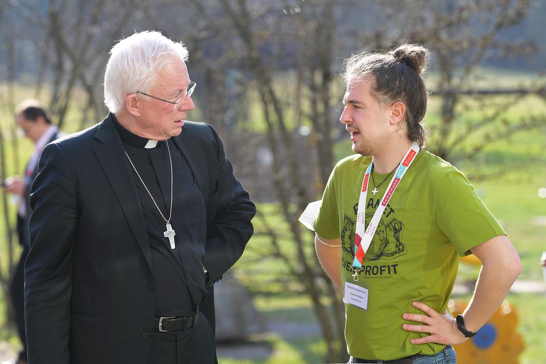 Erzbischof Franz Lackner ist Teilnehmer der Synodenversammlung – die Vorbereitung war intensiv und schloss auch die Anhörkreise und Gespräche bei der Vorsynodalen Versammlung in St. Virgil (im Bild) ein.