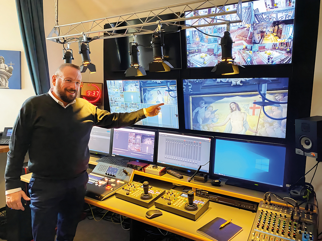 Domsakristeidirektor Dietmar Koisser in seinem Studio.