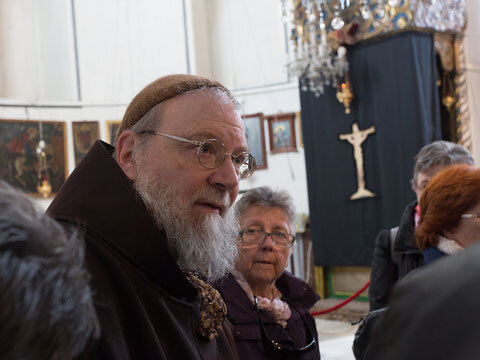 Br. Gottfried Egger OFM lebt in Südtirol. In seinem Buch  „Vater Engel“ gibt er dem Heiligen aus der Erzdiözese eine Stimme. 