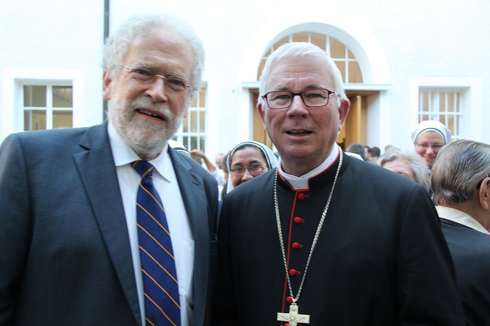 Anton Zeilinger (l.) – der Physik-Nobelpreisträger bei einem früheren Salzburg-Besuch mit Erzbischof Franz Lackner.  