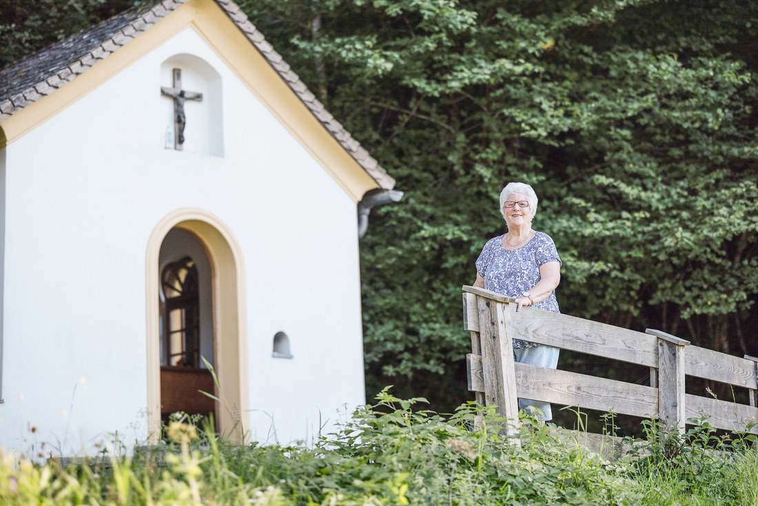 Auch mit 86 Jahren kümmert sich Gretl Edenstrasser um die Bergkreuzkapelle in Kundl. Ans Aufhören denkt sie nicht so recht, denn etwas zu tun ist ihr Lebenselexier.