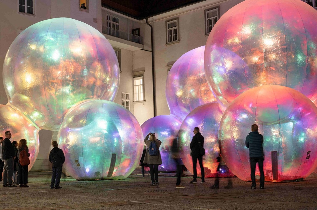 Die Licht- und Klang­installation „Evanescent' war bereits in London, Toronto und New York zu sehen. 