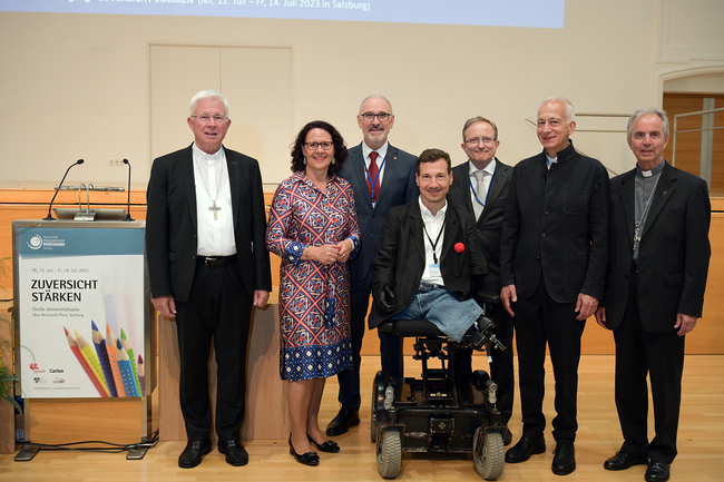 Eröffneten die 71. Internationale Pädagogische Werktagung (IPWT): Erzbischof Franz Lackner, Bildungslandesrätin Daniela Gutschi, Andreas Gutenthaler, Direktor des Katholischen Bildungswerkes, Eröffnungsredner Georg Fraberger, IPWT-Präsident Andreas P