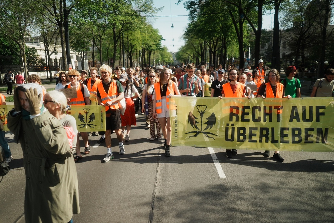 Zankapfel Klima­demos: Die Botschaften sind bekannt, zur Legitimität unterschiedlicher Protestformen gibt es geteilte  Meinungen.